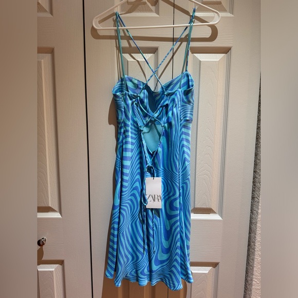 NWT Zara swirl dress size Medium - Picture 3 of 8